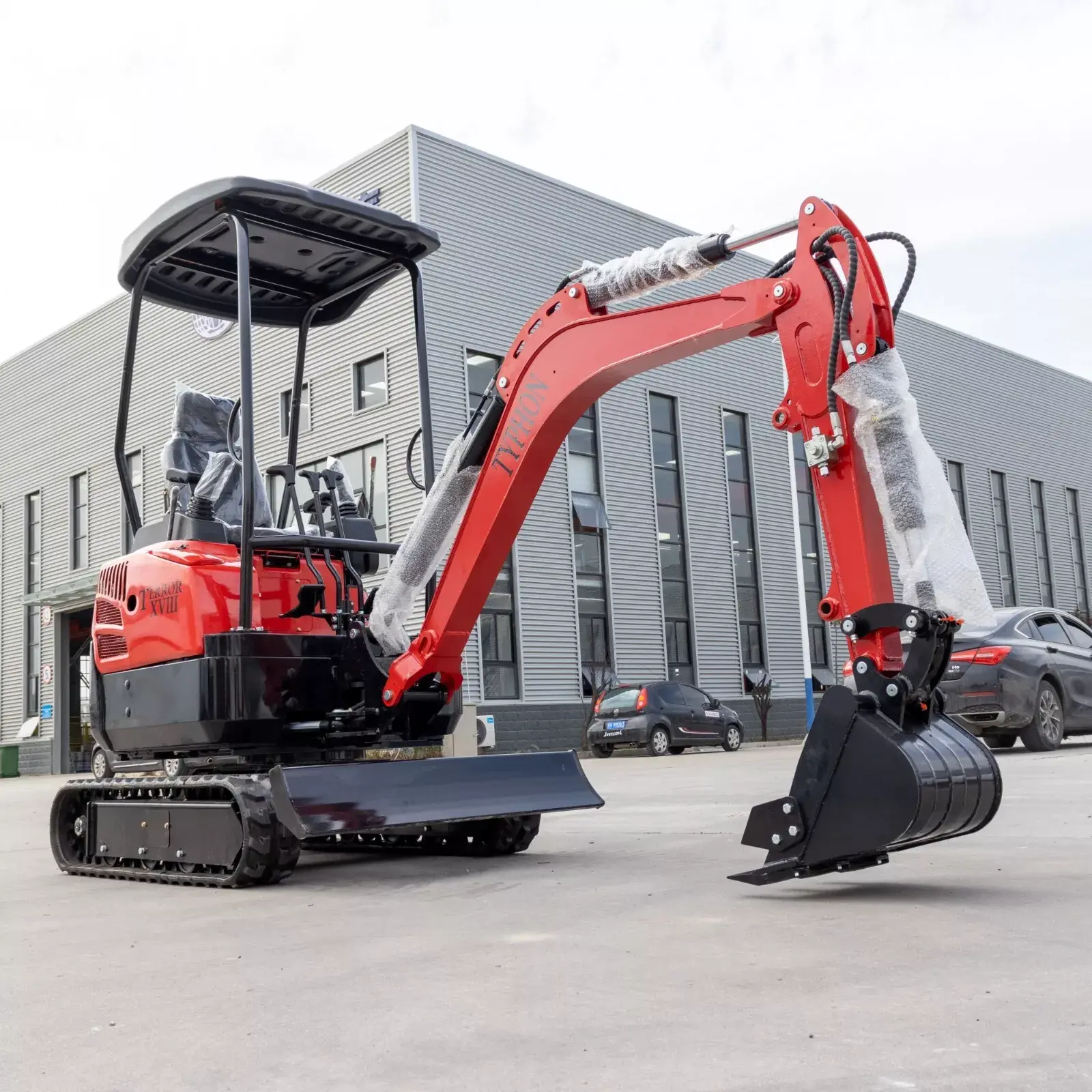 4,000 lbs Terror XVIII Mini Excavator, EPA Certified KUBOTA D902 Diesel Machine - TYPHON