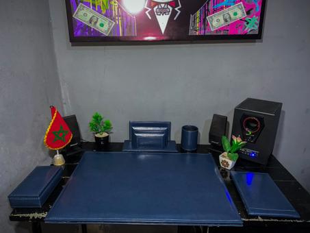 إكسسوارات المكتب من الجلد الصناعي الفاخر المطروز