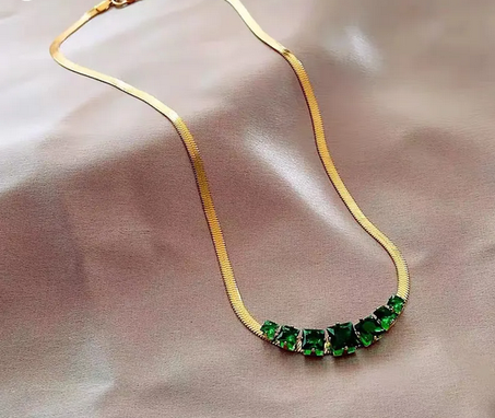 Green Necklace For Women قلادة مقاومة للصدا