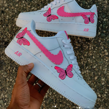 Nike Air Force 1 Custom - Papillons roses : La grâce incarnée
