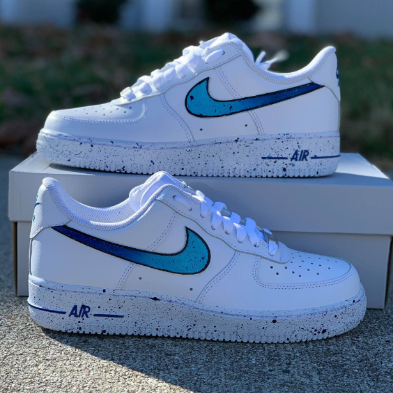 Nike Air Force 1 Custom – Swoosh Bleu Turquoise : Fraîcheur et Originalité