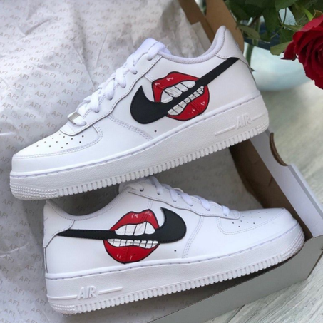 Nike Air Force 1 Custom – Red Lips : L’Audace à Chaque Pas