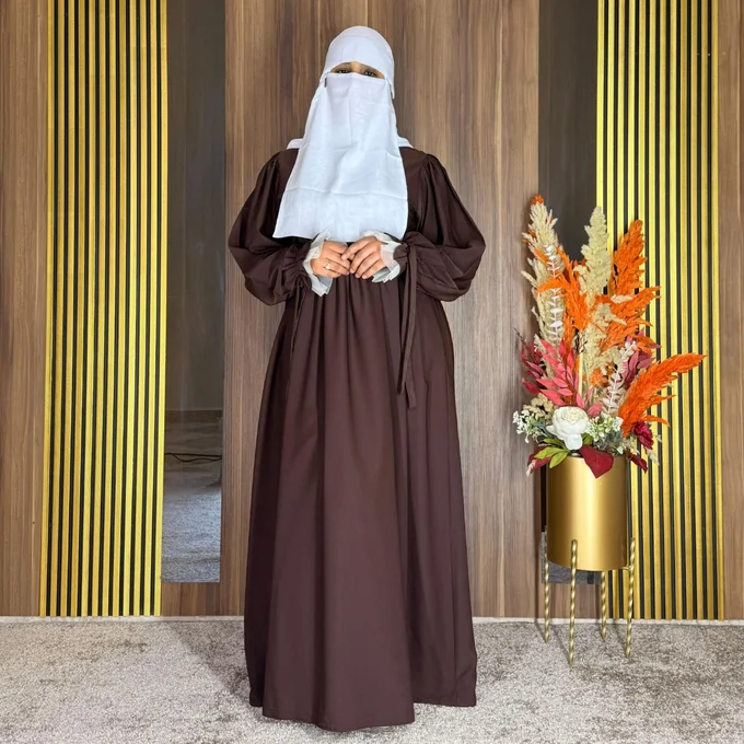 عباية نسائية أنيقة من Maison Abaya