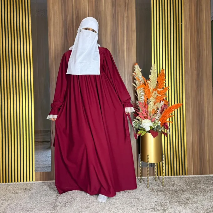 عباية نسائية أنيقة من Maison Abaya