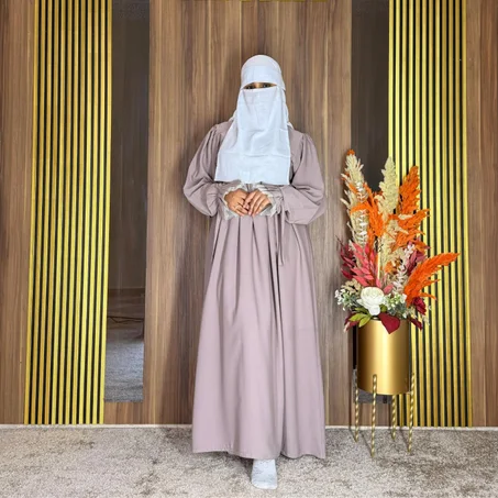 عباية نسائية أنيقة من Maison Abaya