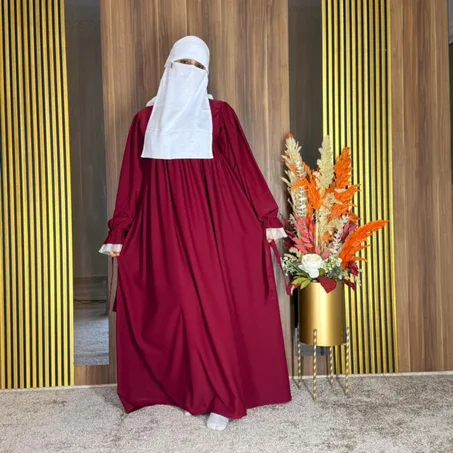 عباية نسائية أنيقة