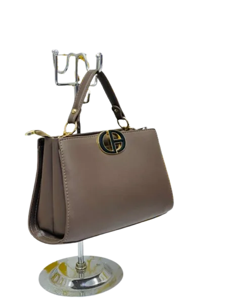 حقيبة يد متوفرة