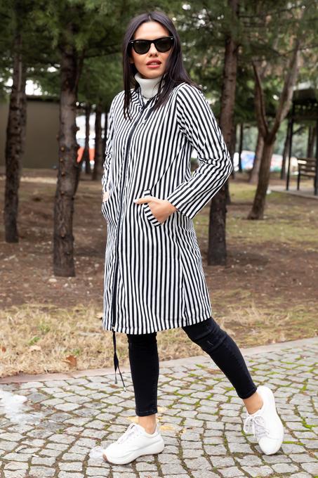 معطف ترنش هودي مخطط نسائي