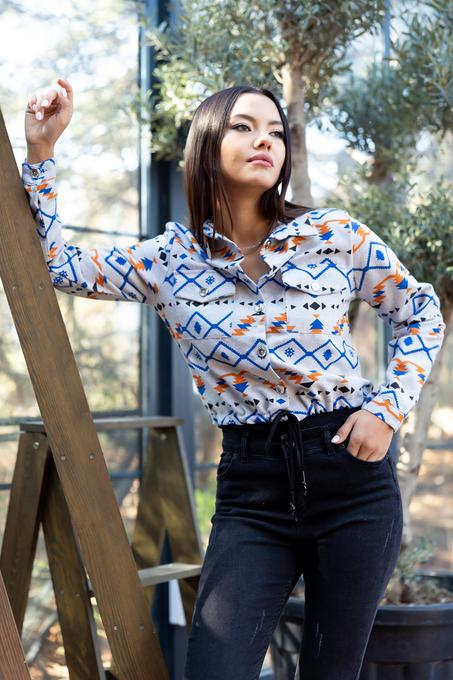 جاكيت مزخرف بأشكال وجيوب نسائي