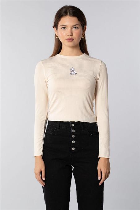 بلوزة بيج مطرزة نسائية