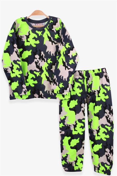 طقم بيجامة أخضر نيون مزخرف بطبعة عسكرية ولادي