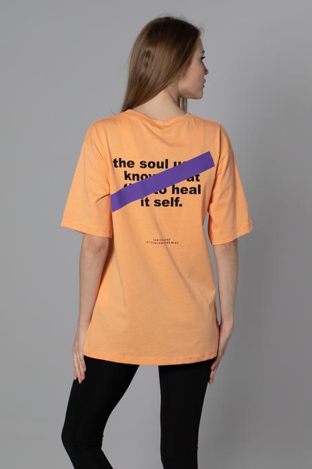 تي شيرت بطبعة شعار نسائي