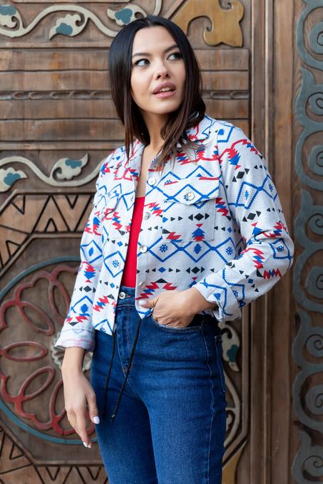 جاكيت مزخرف بأشكال وجيوب نسائي