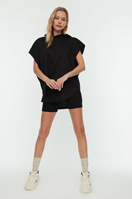 سويت شيرت هودي أسود نسائي