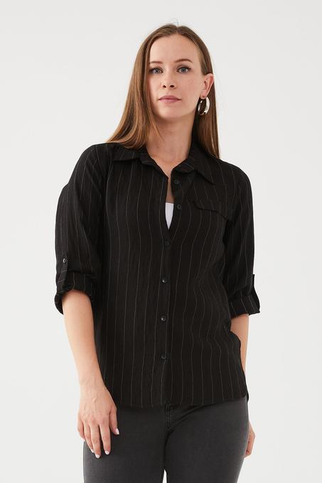 قميص مخطط بجيوب نسائي