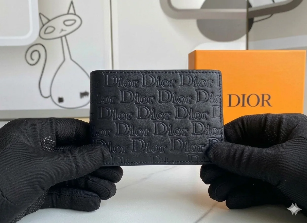 Dior wallet