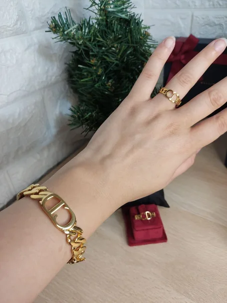 طقم مقاوم للماء و الصدأ