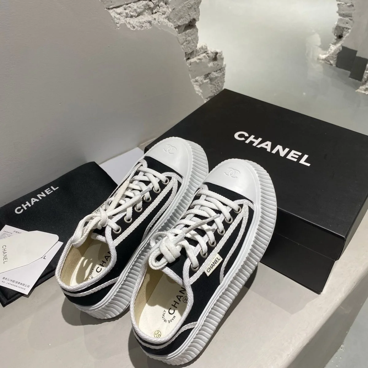 CHAUSSURES CHANNEL