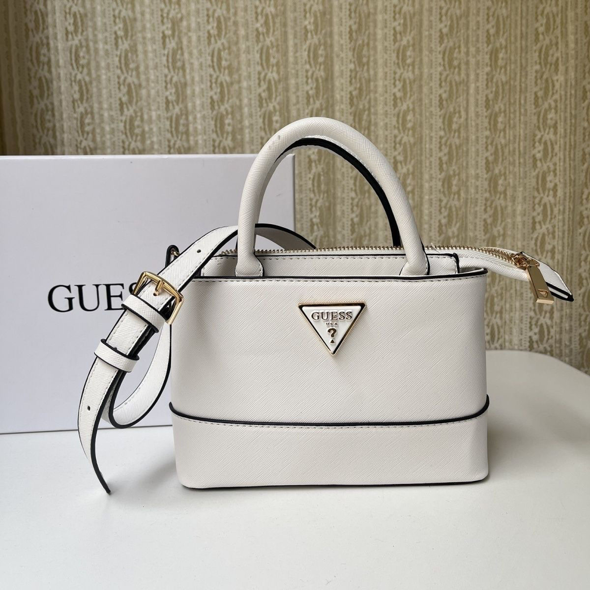 GUESS BAG