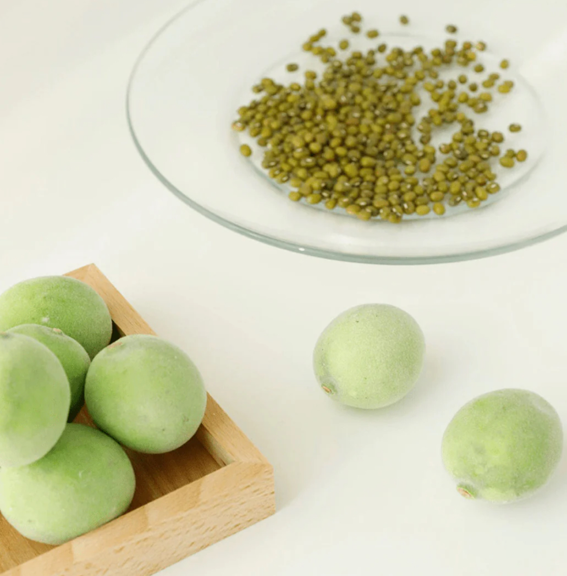 Green Plum Refreshing Cleanser