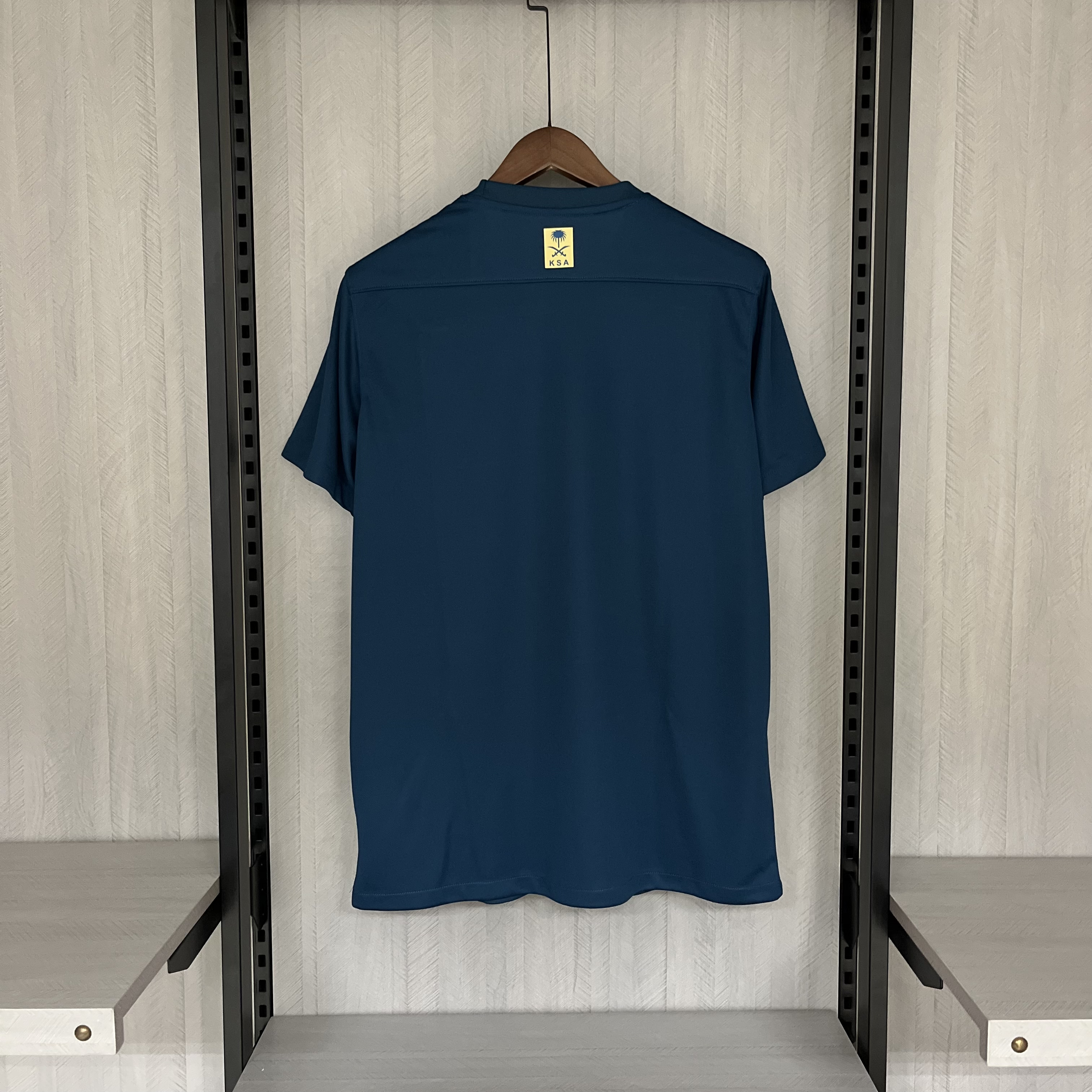 stores/9bc43f4e652637ba8878a579d47a4557/products/bqD68vfY56an64G70x1VnGQpalN3DqwQGWaeslYl.jpeg