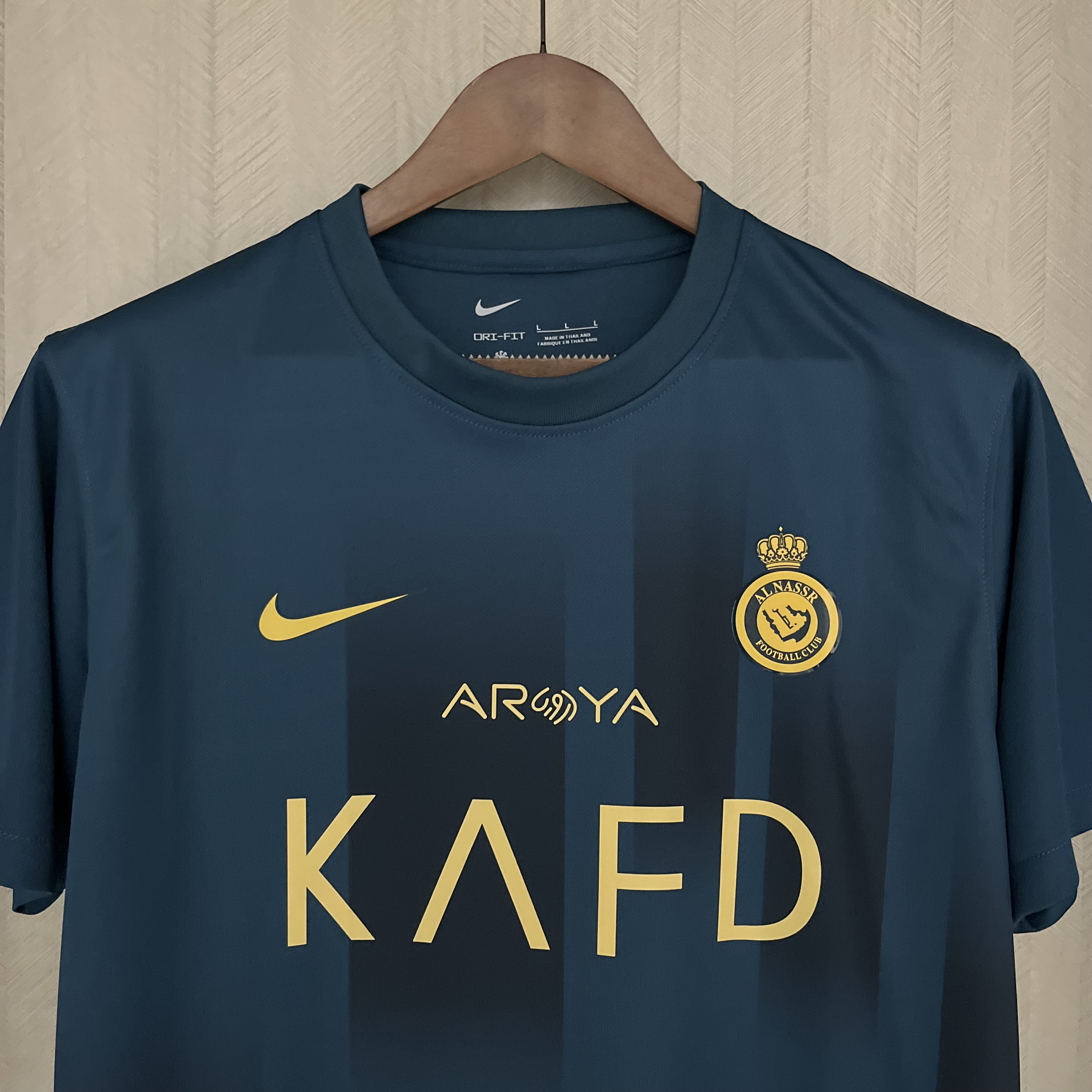 stores/9bc43f4e652637ba8878a579d47a4557/products/k7Y8QifMQpKkCPvlWlm0C7alAeD2fGH3iCrazVQu.jpeg
