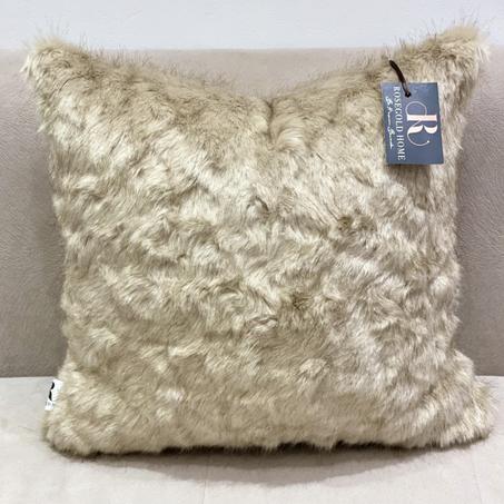 COUSSINS EN FOURRURE