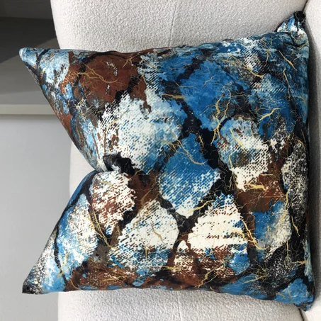 COUSSIN EN VELOURS : Coloré douillet