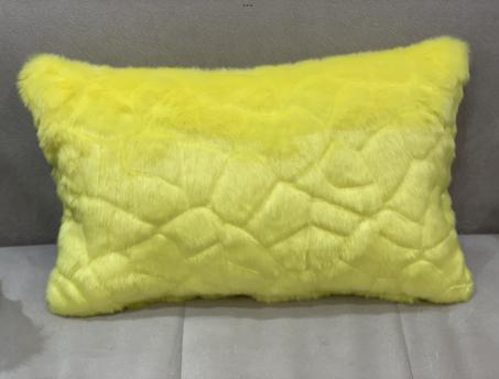 COUSSIN EN FOURRURE : CYRIL