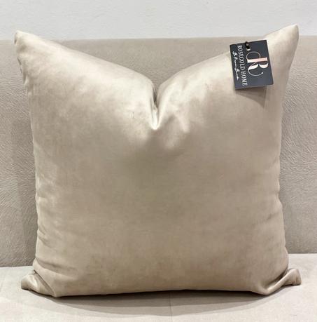 COUSSIN EN VELOURS BEIGE CLAIR