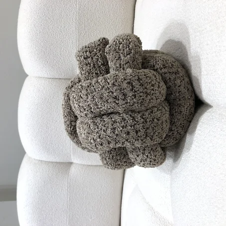 COUSSIN NOEUDS &  Marron en tissu bouclette