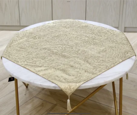 CHEMIN DE TABLE CARRÉ EN VELOURS : KELLY