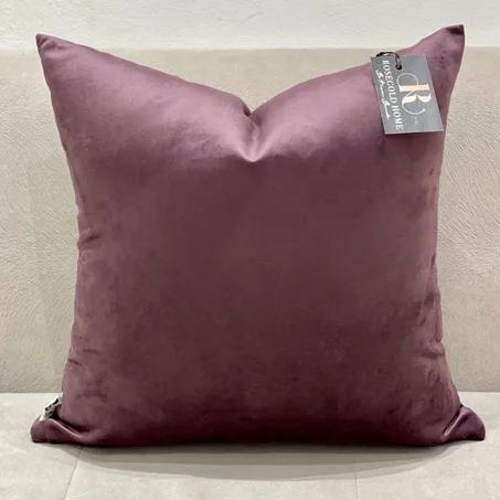 COUSSIN EN VELOURS AUBERGINE CLAIR