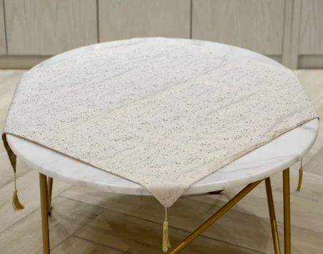 CHEMIN DE TABLE CARRÉ EN VELOURS : KENO