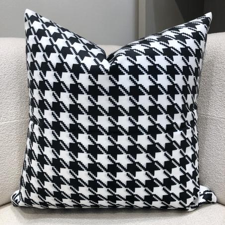 COUSSIN EN VELOURS : Pied de poule Noir et blanc