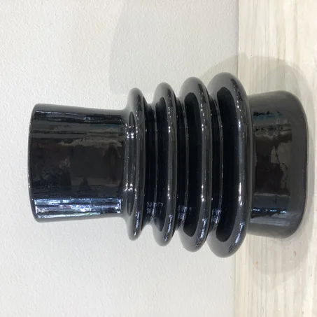 Vase en céramique – Modèle  Architectonique Noir