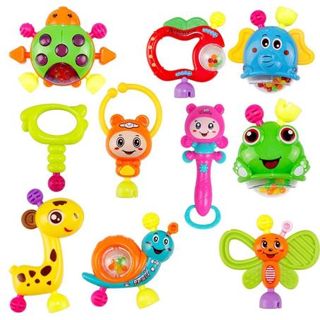 باك متكون من خشخشيات من البلاستيك و السيليكون و مصاصة طعام للبيبي