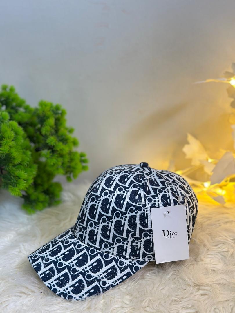 Caps/Dior
