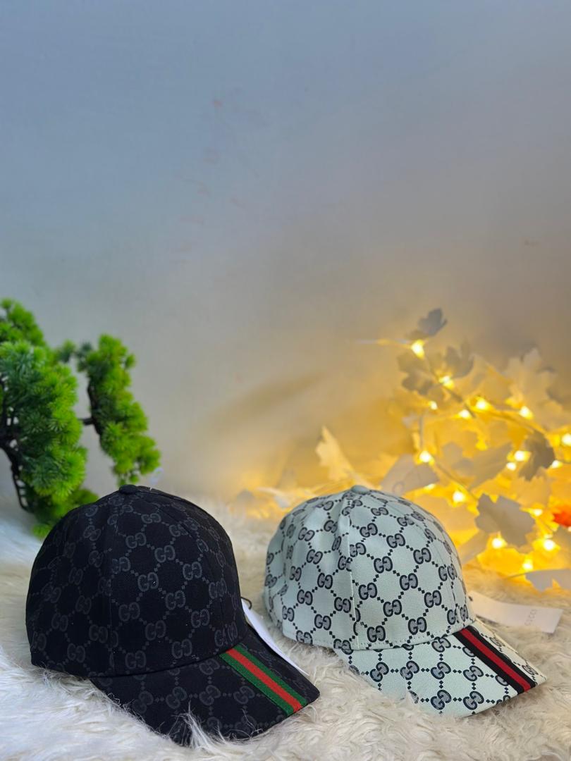 Caps/GUCCI