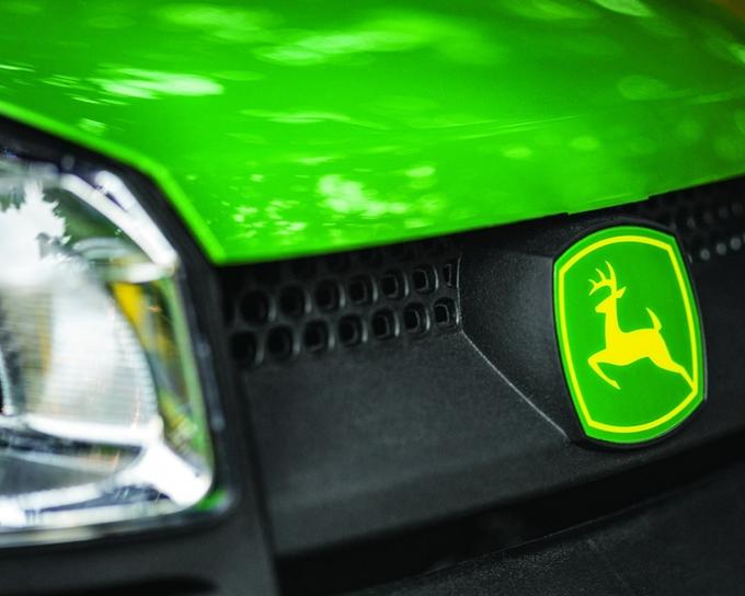 John Deere S220 42