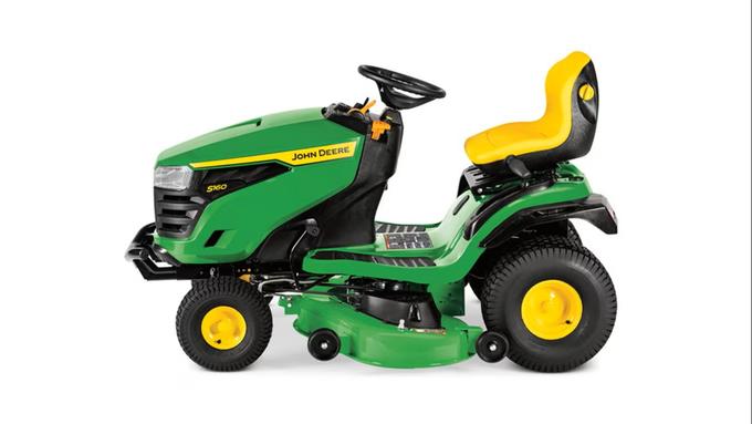 John Deere S160 Lawn Tractor – Reliable Power, Comfortable Ride, Superior Cut