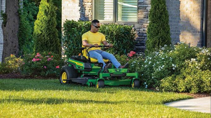 John Deere Z330R ZTrak™ Mower with 48-in. Deck