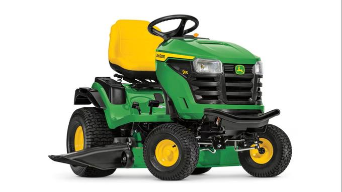 John Deere S160 Lawn Tractor – Reliable Power, Comfortable Ride, Superior Cut