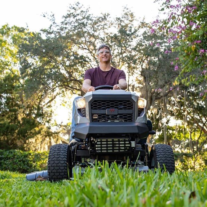 Murray MT200 42 in. 19.0 HP 540cc EX1900 Series Briggs and Stratton Engine Automatic Gas Riding Lawn Tractor Mower