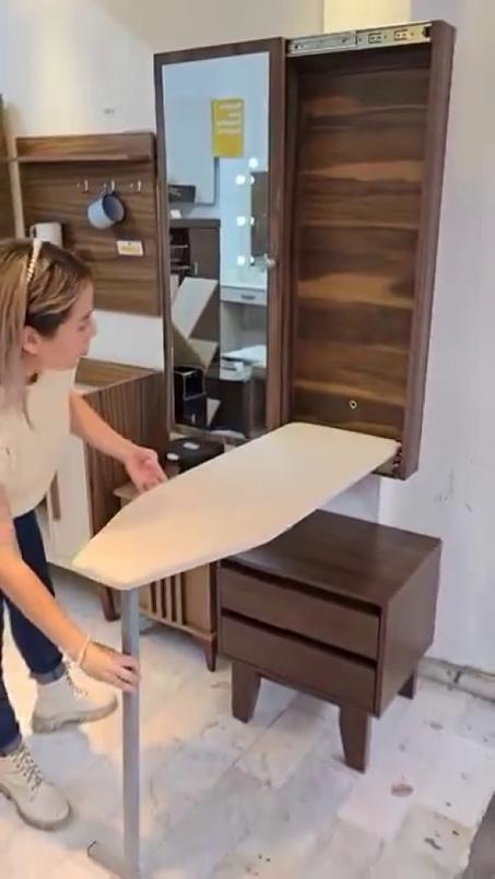 طابلة الكي القابلة للطي بديكور مراة