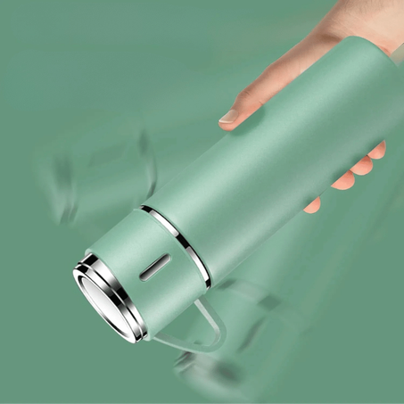 الحافظة الحرارية مع الفنجان المرافق