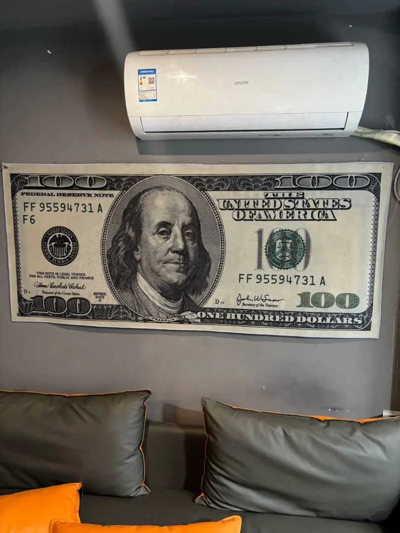 TAPIS MOTIF DOLLAR