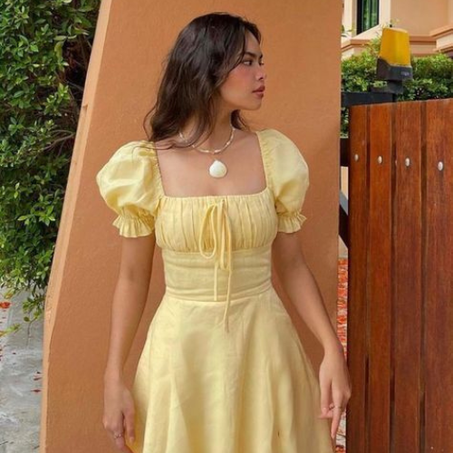 ملابس نسائية