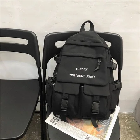 طقم مدرسي فاخر بـ5 قطع – متوفر بـ4 ألوان