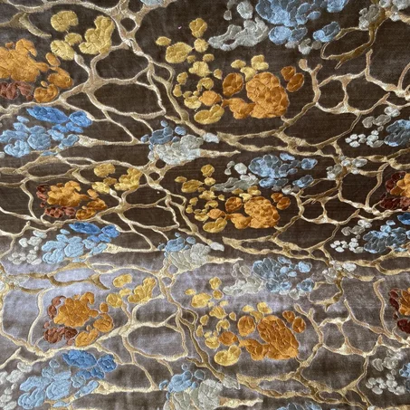 Velours brodé taupe